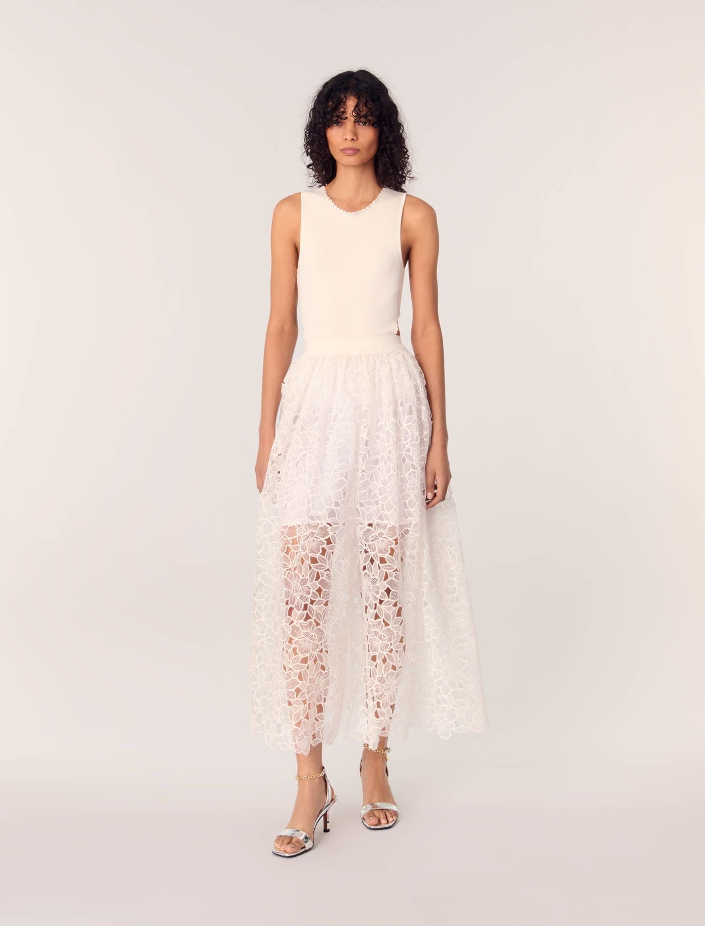 Áo bodysuit phối viền cut out lưng